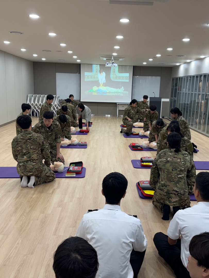 5월 8일 의무전투부사관과 실습 3.jpg
