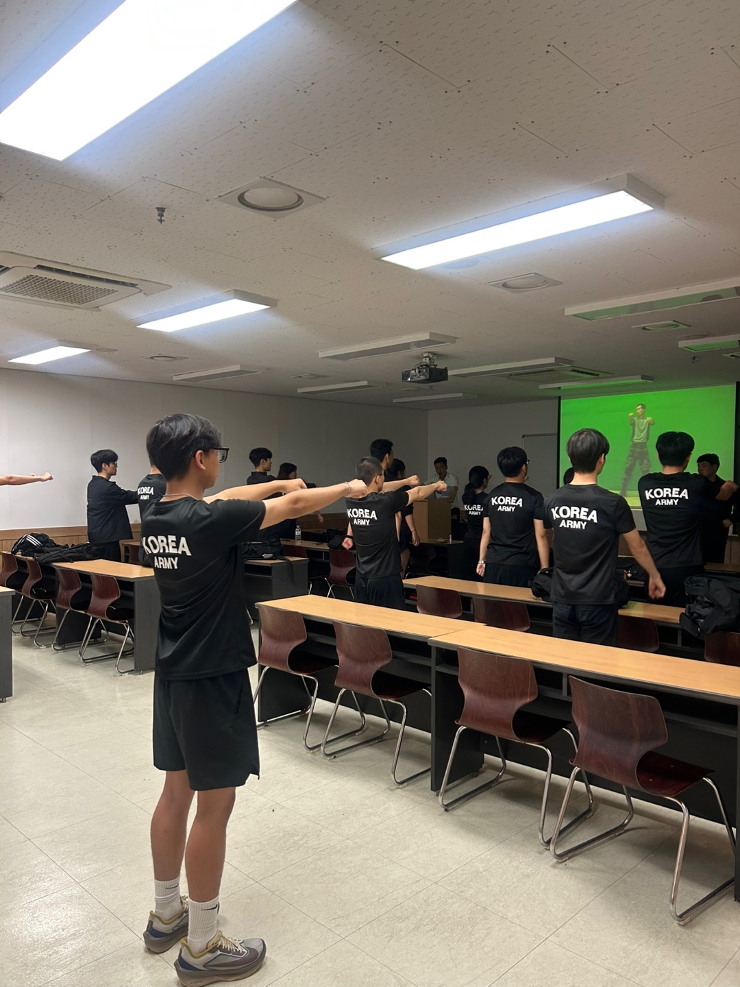 6월 9일 의무전투부사관 사격수업 4.jpg