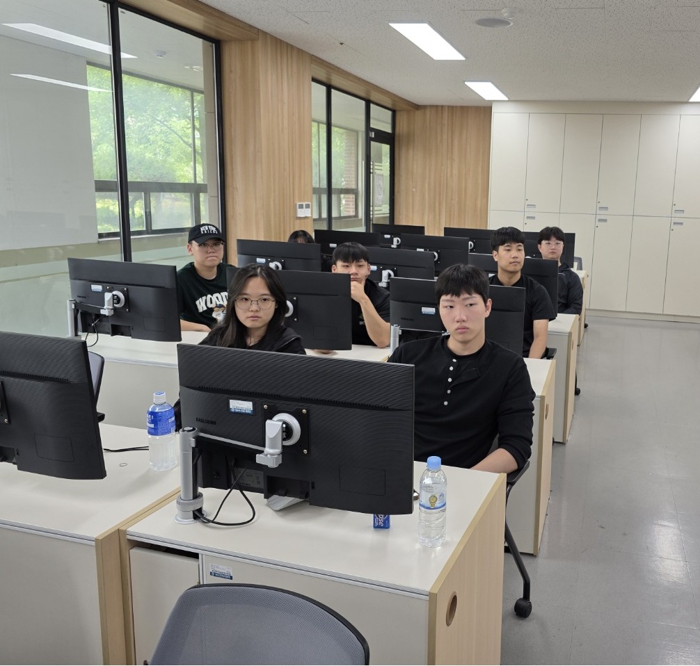 6월 18일 직업과 진로 프레젠테이션 발표대회 4.jpg