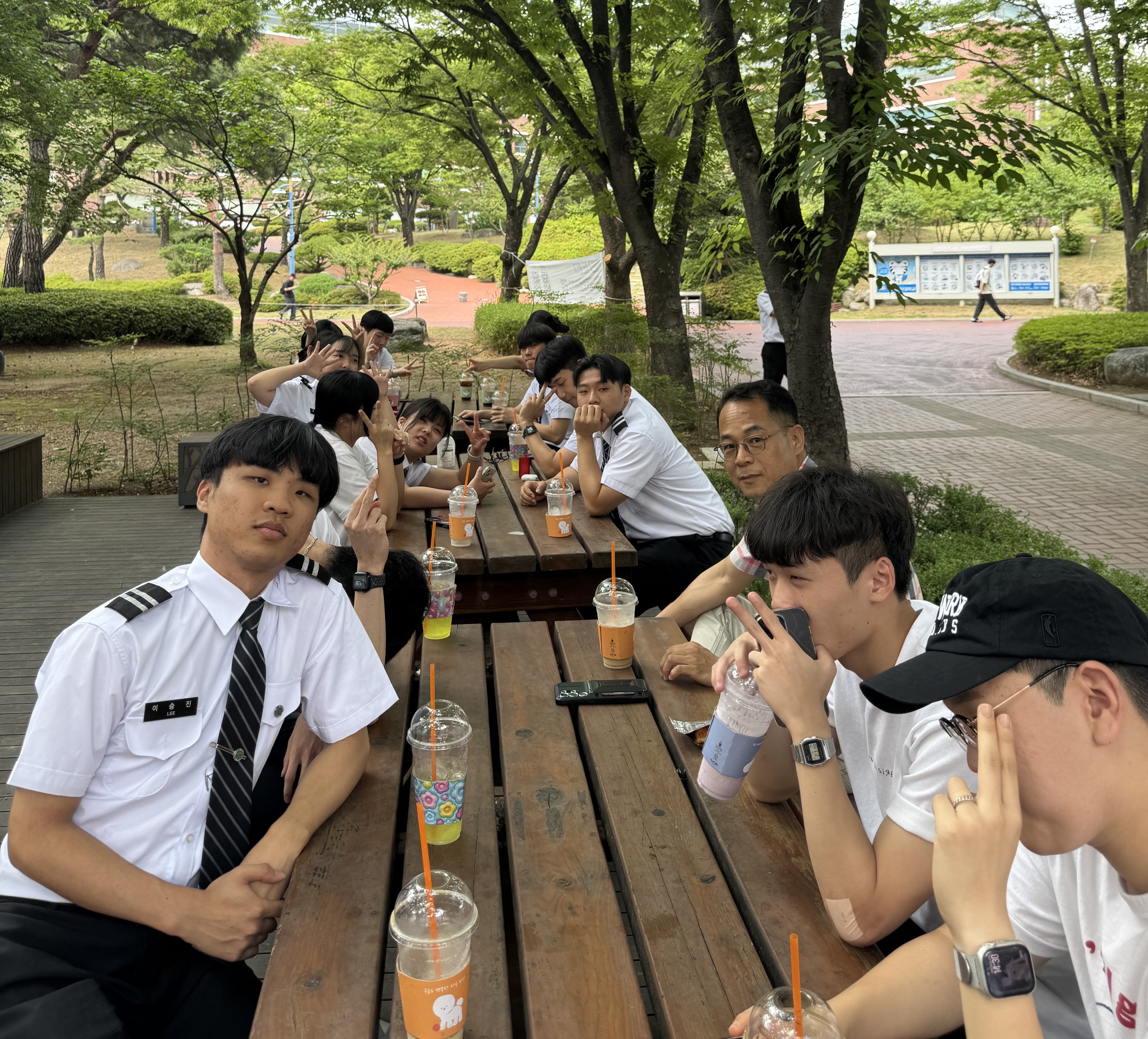 6월 19일 의무전투 교수님과 티타임 1.jpg